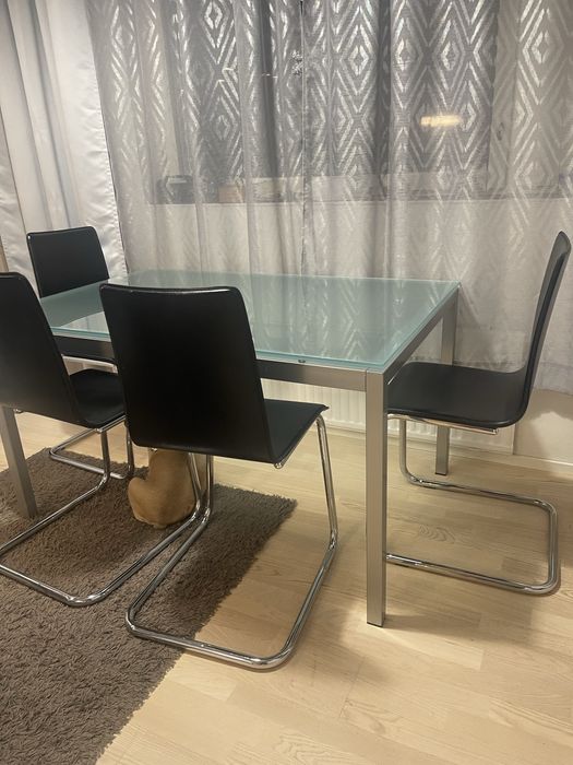 Стіл кухонний скляний