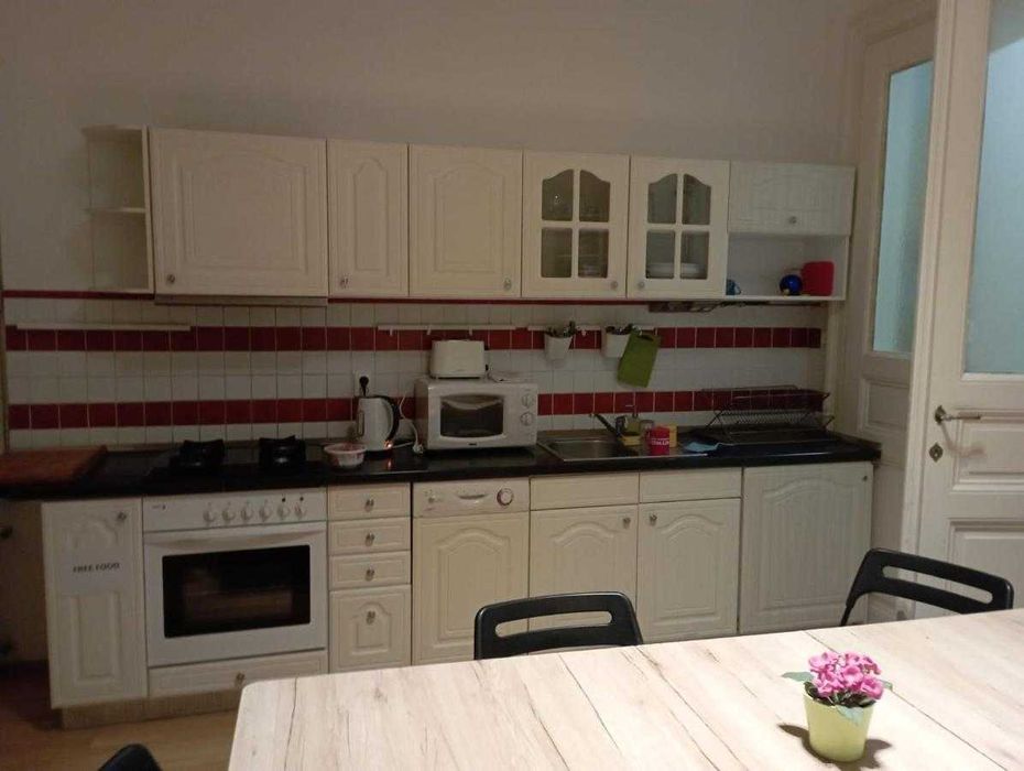 Дешёвый хостел рядом метро Святошин и Житомирская – сутки/месяц.