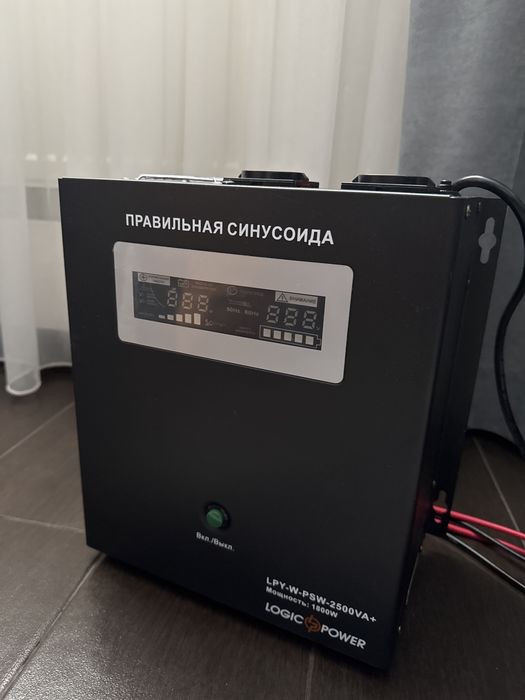 ДБЖ з правильною синусоїдою 24V LPY-W-PSW-2500VA+(1800Вт)10A/20A