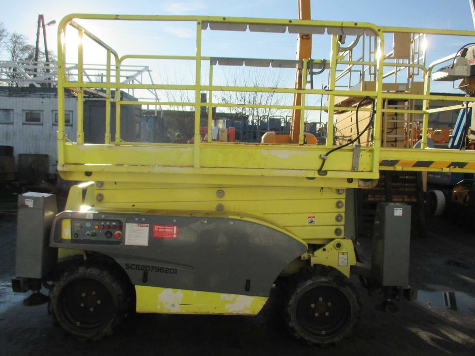 Podnośnik nożycowy 12 m 4x4 HAULOTTE COMPACT 12DX (Genie JLG) UDT
