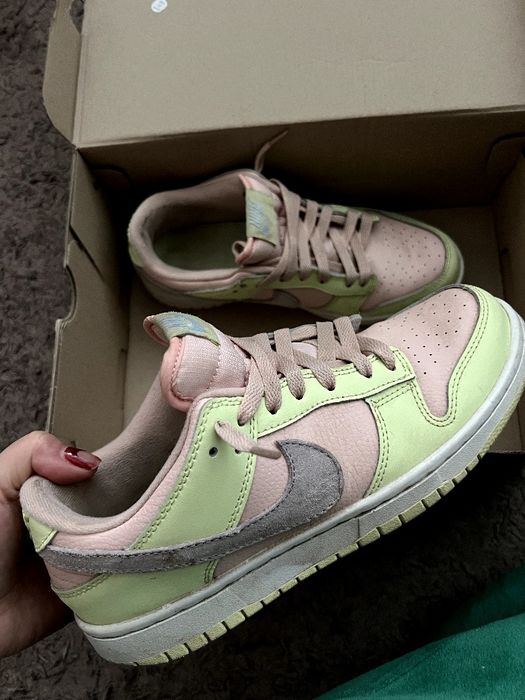 Продам  кросівки бу