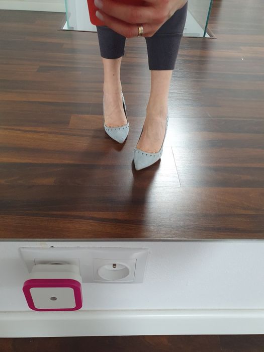 Błękitne szpilki czółenka zara rozmiar 36