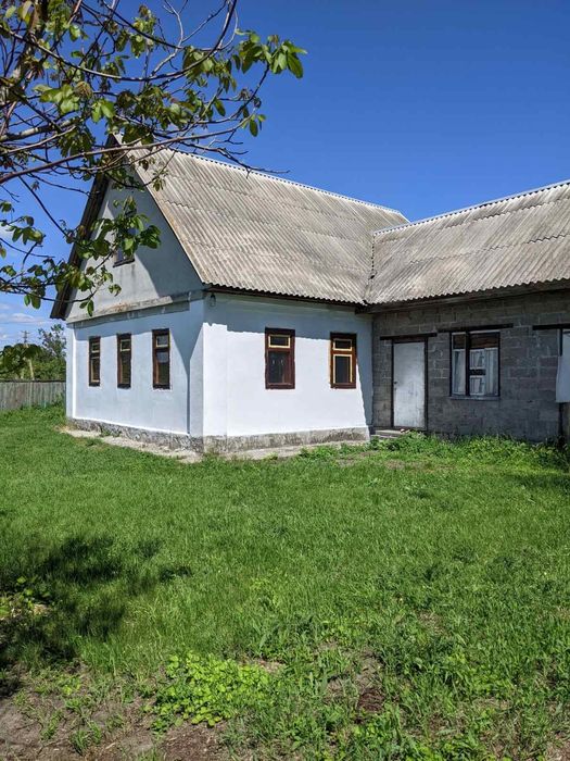 Продати будинок в селі Деньги