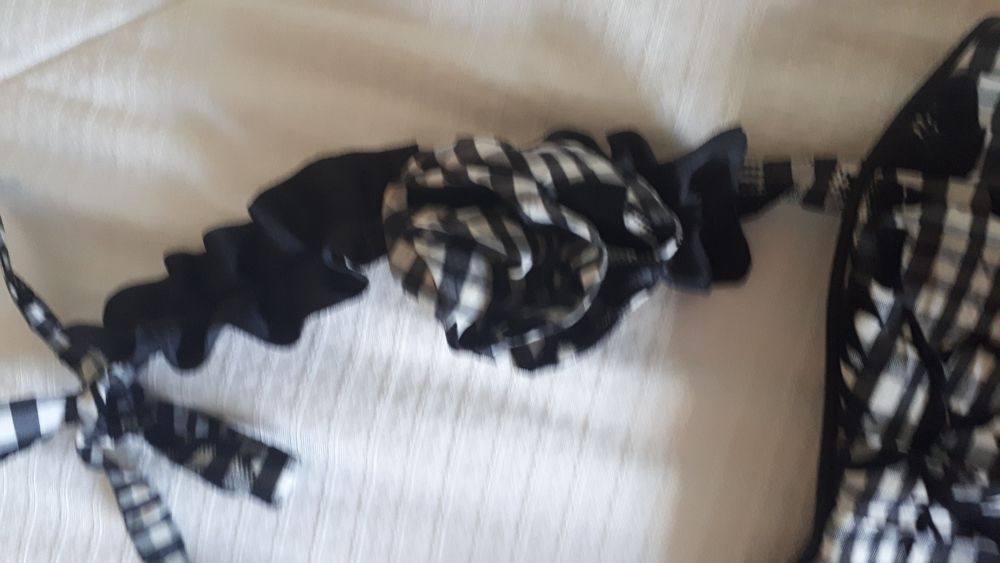 Vestido preto e branco