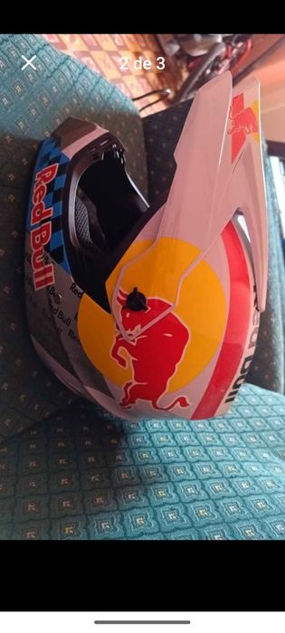 Vendo capacete redbull