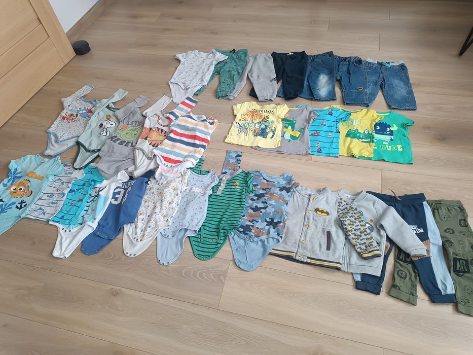 Paka ubranek 86/92 z plamkami i bez 30 sztuk