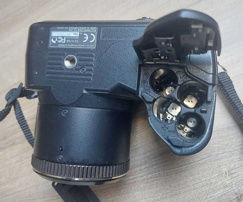 Aparat Fuji FinePix s7000 uszkodzony