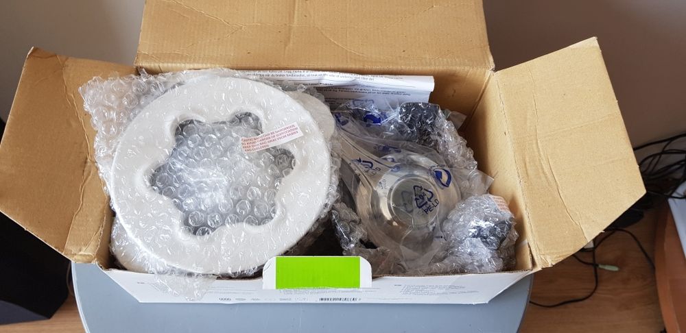 Fendue  żeliwne nowe NEW białe
