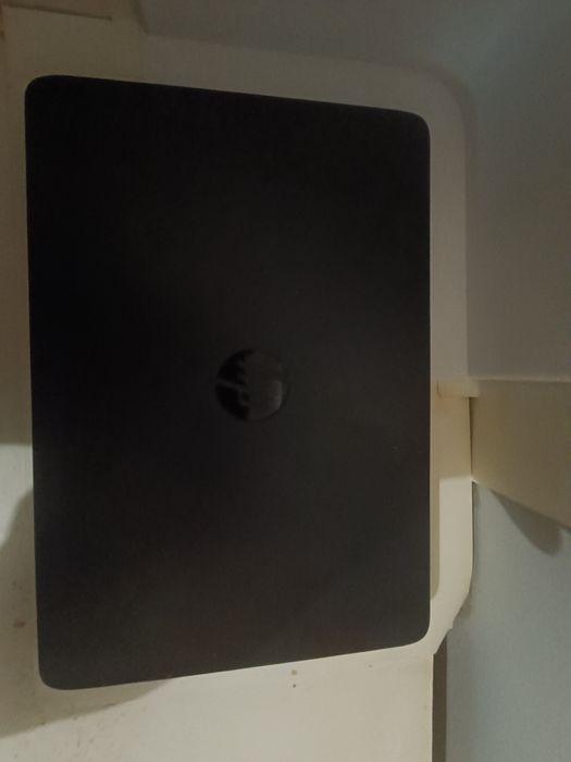Dwa uszkodzone laptopy na części