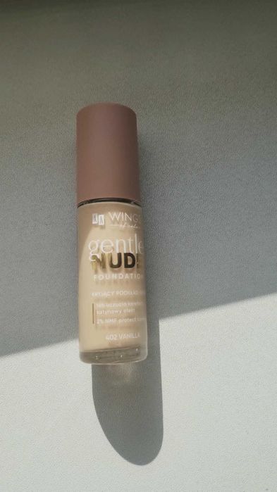 Podkład AA Wings Gentle Nude, Kolor 402 Vanilla