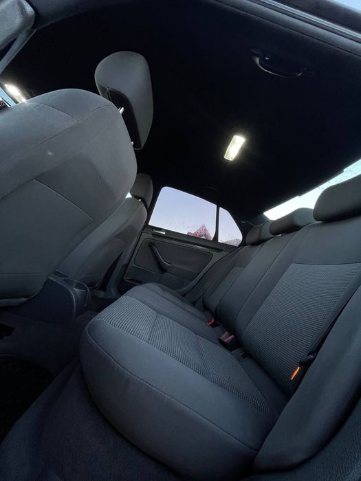 Volkswagen Jetta 1.6 mpi газ-бензин