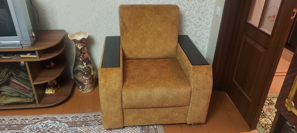 Акуратно и качественно выполим  ремонт и перетяжка мягкой мебели.Изм