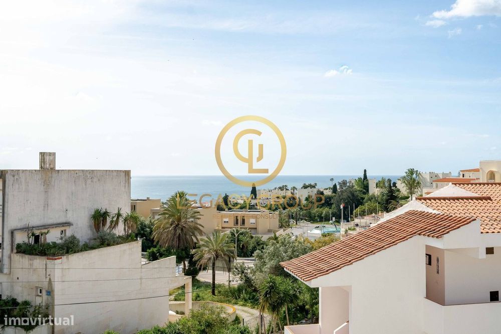 Moradia T2 com Terraço, Garagem e Vista Mar em Albufeira