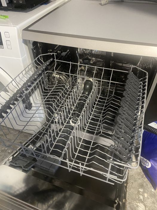 maquina de lavar loiça zanussi