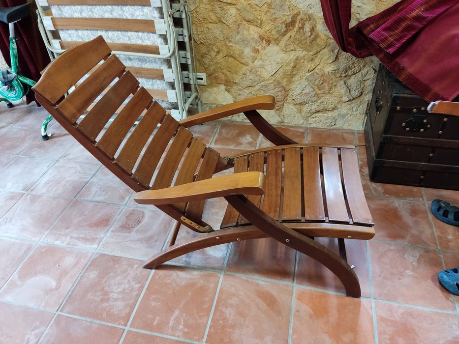 Esperguiçadeira de madeira