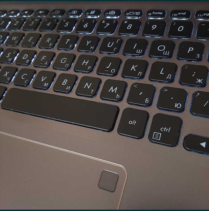 МОЩный ноутбук Ryzen 5 8x3.7Ghz 2 видеокарты 4gb DDR5 ram 12 nvme 256