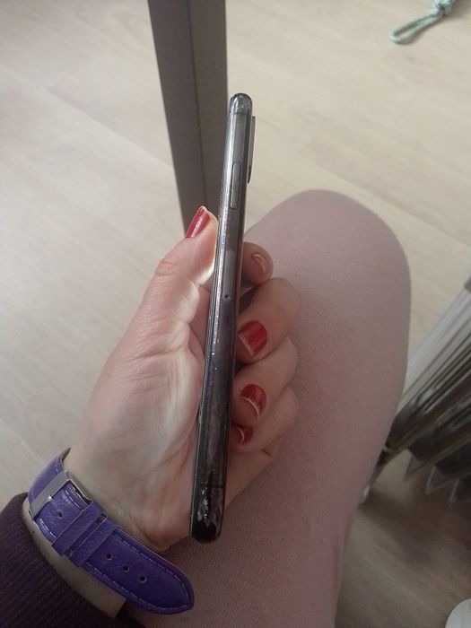 Iphone XS ,256 GB , uszkodzony działający!