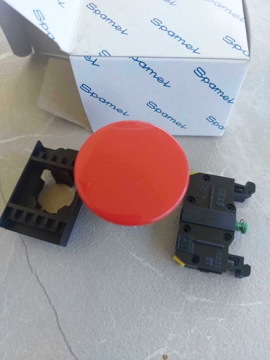 Komplet Przycisk grzybkowy 1Z 22mm czerwony ST22‑DC‑10