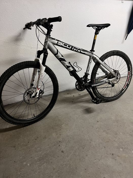 Bicicleta SCOTT.