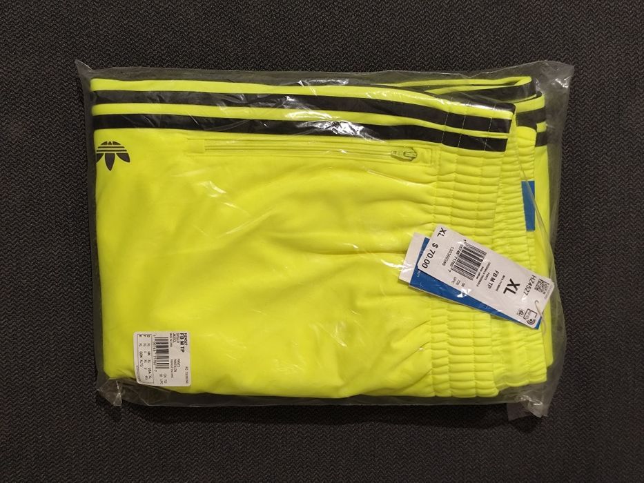 conjunto fato de treino adidas into the metaverse (tracksuit)