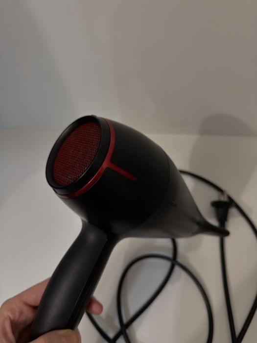 Продам Фен Philips DryCare Prestige HPS910