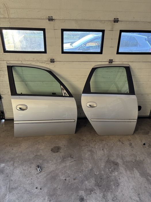 Drzwi prawe opel meriva a z157 prawy przód tył tylne kompletne z157