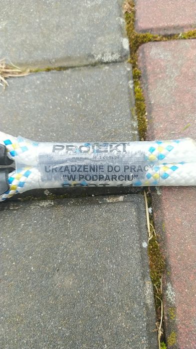 Szelki bezpieczeństwa z liną do pracy w podparciu