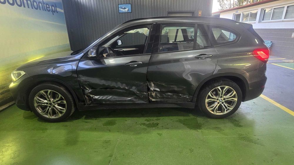 BMW X1 XDrive 25e - Salvado