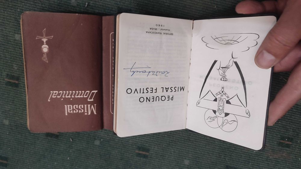 12 Livros Religiosos antigos Missais e Livros de Orações