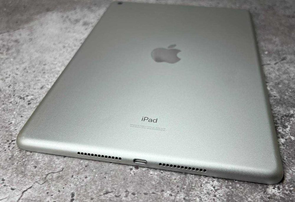 Ipad 7 32gb wifi +чохол, стилус