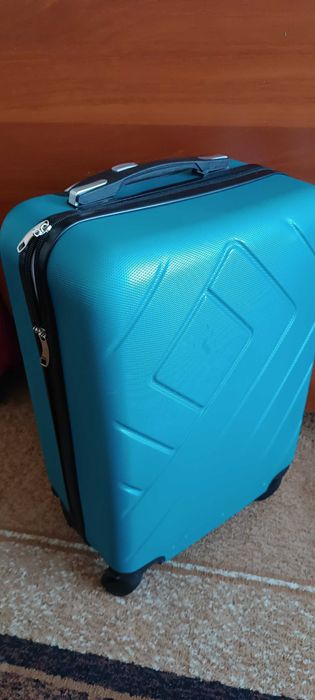 Валіза пластик бу