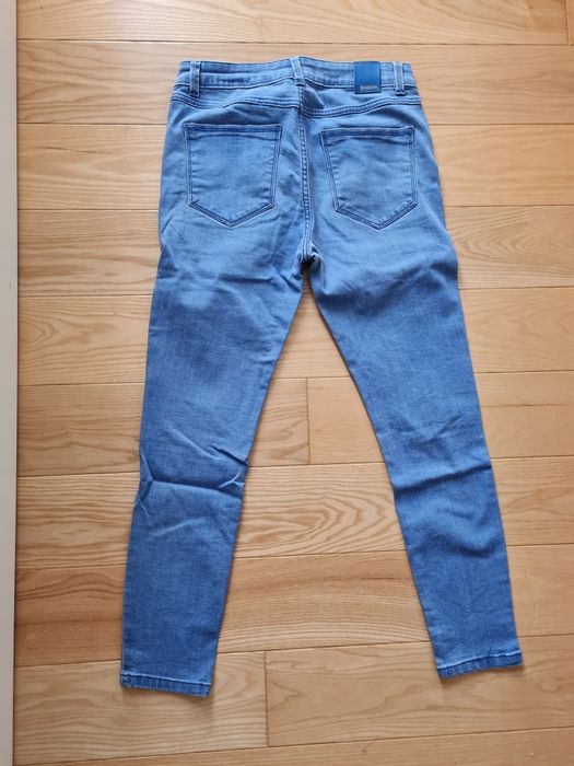 Spodnie jeansowe Stradivarius 36