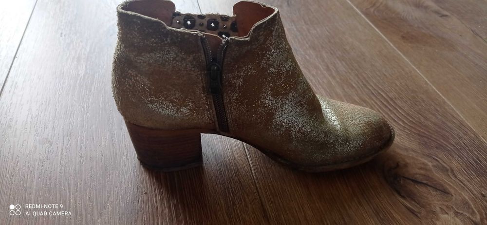 Skórzane buty botki na obcasie 38