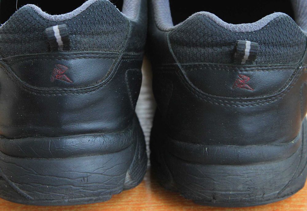 Кросовки ECCO Gore-Tex 46р. устілка 30 см. Гарний стан.