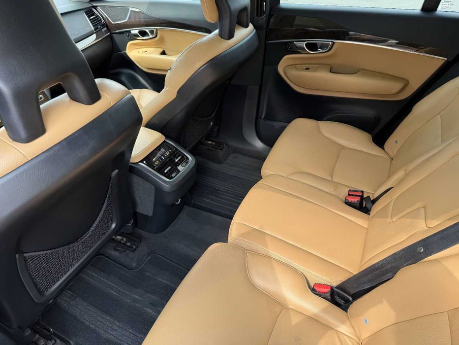 Volvo XC90      2015