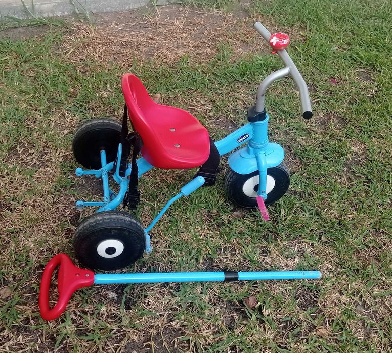 Brinquedo- triciclo para criança