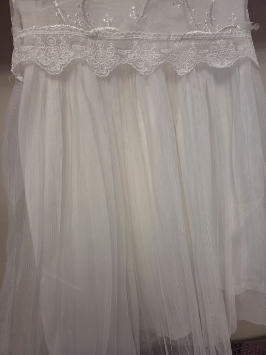 Нарядна біла сукня для принцеси
