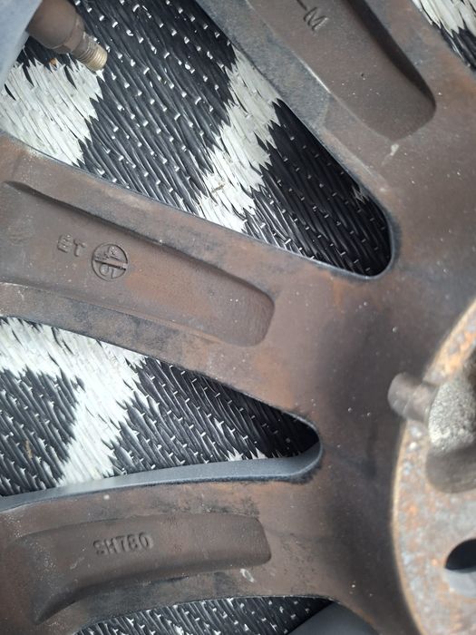 Alufelgi Advanti racing  17cali rozstaw 5x108 ford