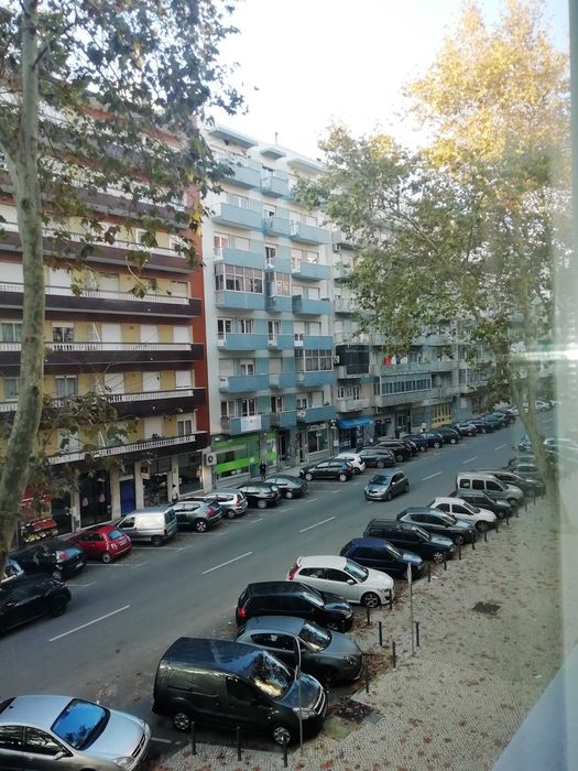 Quarto em apartamento mobilado/equipado-jovens trabalhadores - Benfica