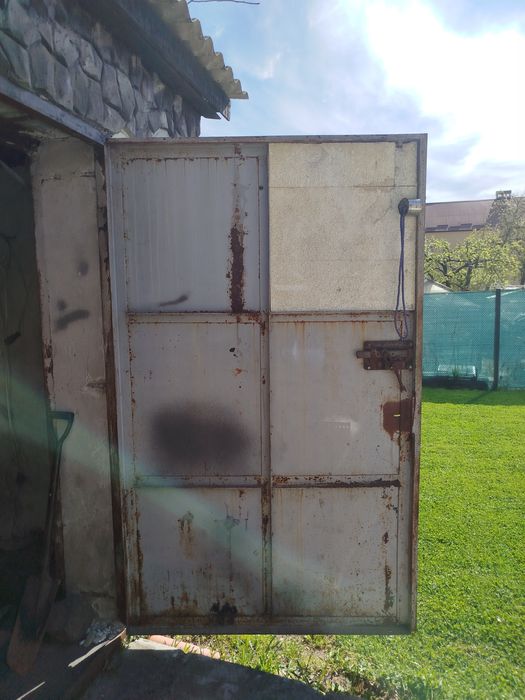 Ворота розпашні металеві