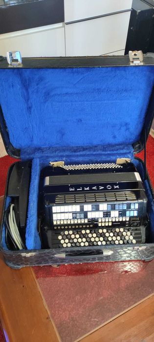 Acordeão eletrônico ELKAVOX 83