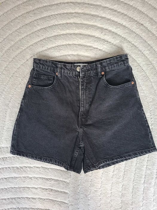 Шорты женские бермуды Zara. S-M.
