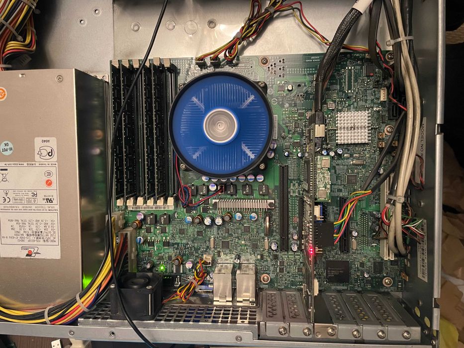 Сервер Server 2U Entry Intel XEON X3430 (2.40 Ghz), 8Gb DDR3