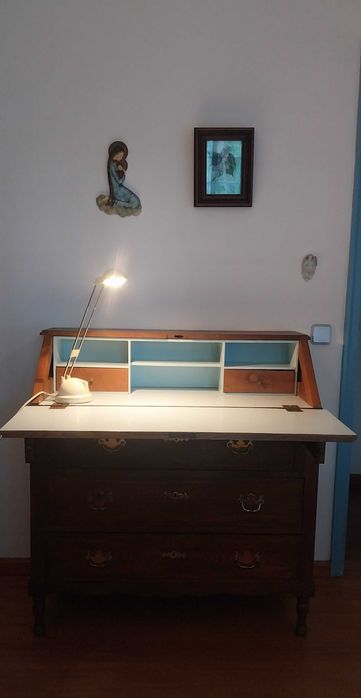 Cabide antigo, mesas apoio, cabeceiras, Roupeiro PAX, escrivaninha.64552108853123120