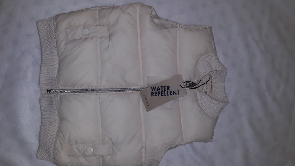 Жилетка, безрукавка Mango