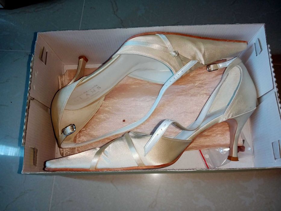 Sprzedam buty ślubne