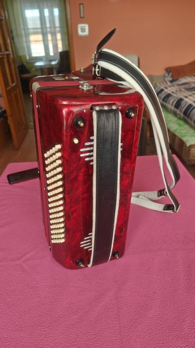 Akordeon Scandalli 80 basów super stan