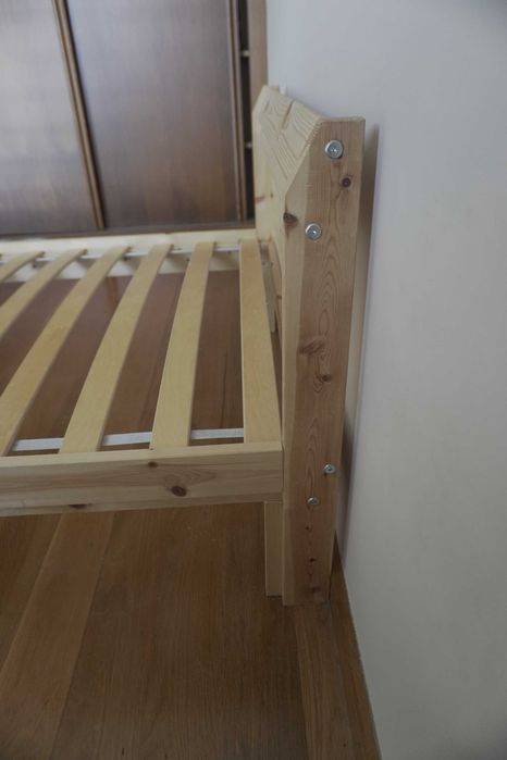 cama ikea solteiro + estrado