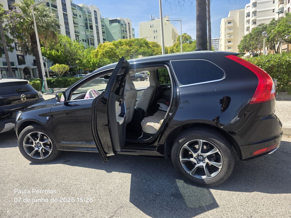 Volvo SUV XC 60 100%. Como novo e sem acidente algum. Muito estimado.56.400kms
