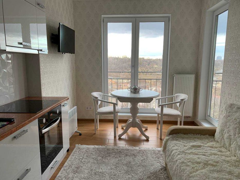 Продаж 2-кім.квартири  М Деміївська 5хв. вул.В.Брожка70 Без комісії